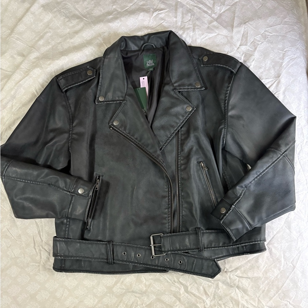 Wild Fable NWT Black Faux Leather Jacket Oversized Size Large Biker Going Out